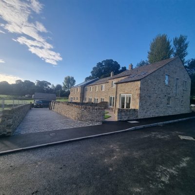 photo of rear of Loughber Croft phase 1 houses off Ben Lane in Barnoldswick